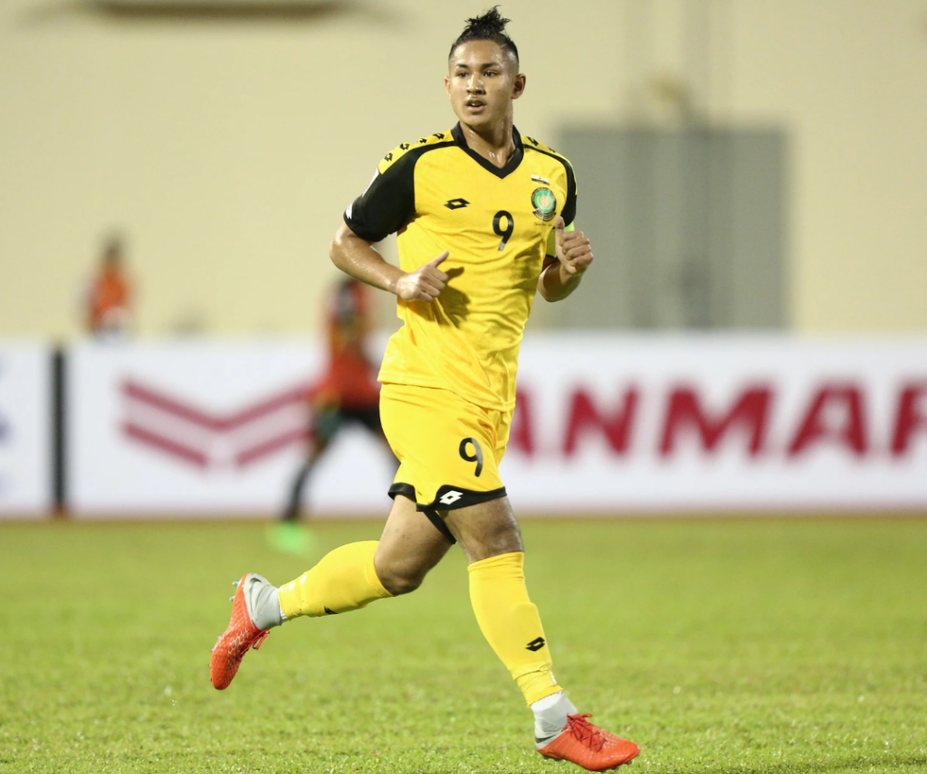 Faiq Bolkiah là cầu thủ giàu nhất thế giới với tài sản 28 tỷ USD.